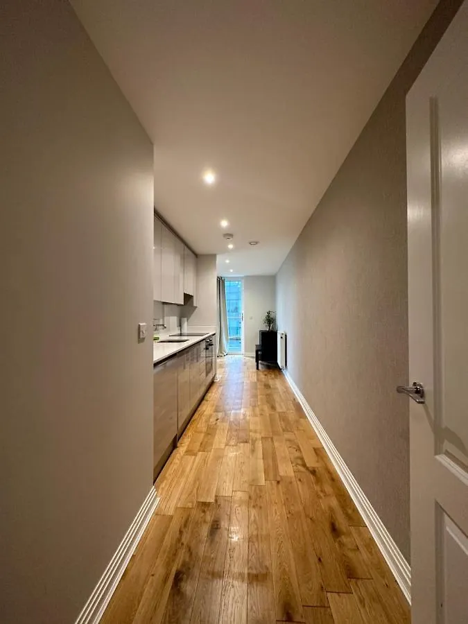 Uxbridge Apartment