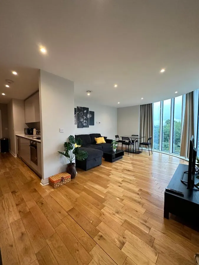 Uxbridge Apartment