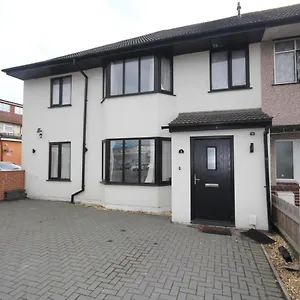 Lee's House Uxbridge